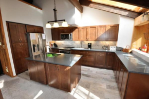 4 Bedroom Ski Home in East Vail with private hot tub